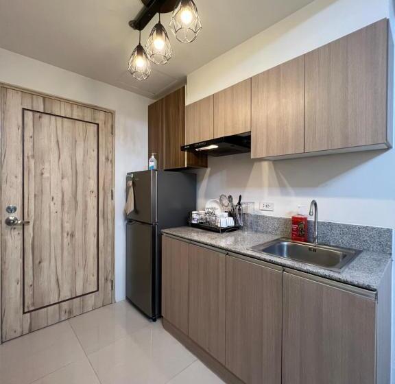 إستديو قياسى مزود بشرفة, Inspiria Tower Condominium 1126