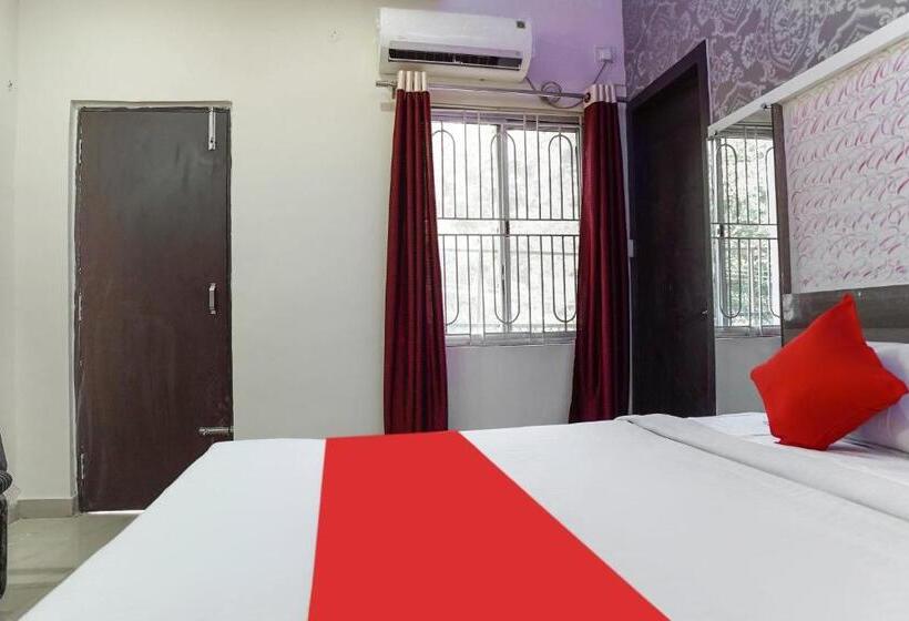 Quarto Triplo Clássico, Flagship Aashirwad Guest House