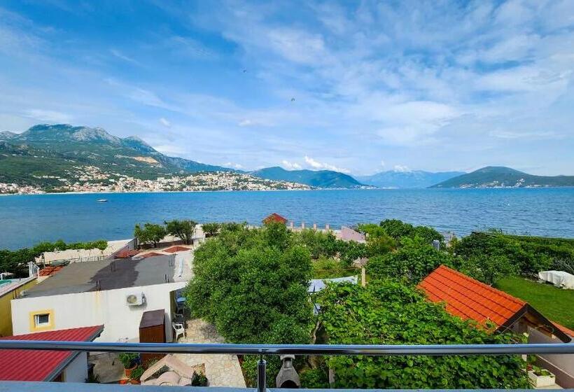 اتاق استاندارد با چشم‌انداز دریا, Apartments Maxi Katić