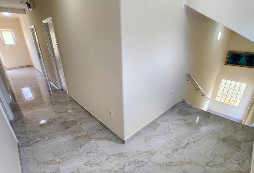اتاق استاندارد با چشم‌انداز دریا, Apartments Maxi Katić