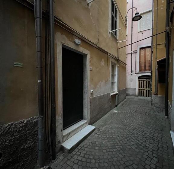 اتاق دوبلکس, La Torretta A San Terenzo
