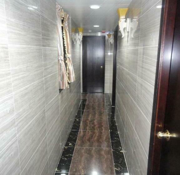 اتاق استاندارد یک نفره, Paris Guest House