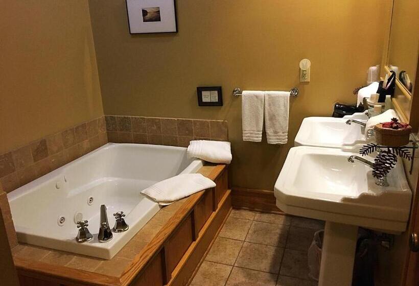 Номер Deluxe Кровать Кинг, The Fern Lodge