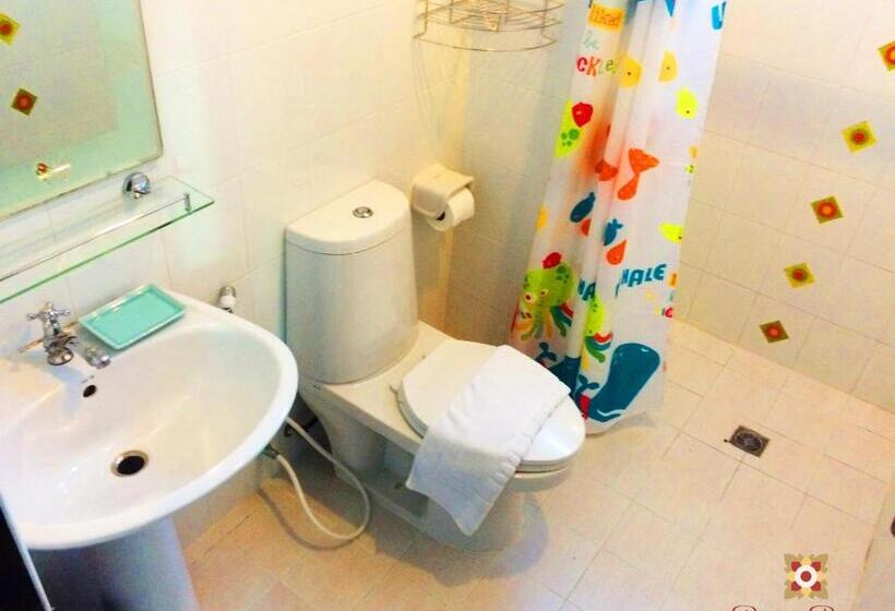 חדר משפחתי, Baan Paan Hua Hin