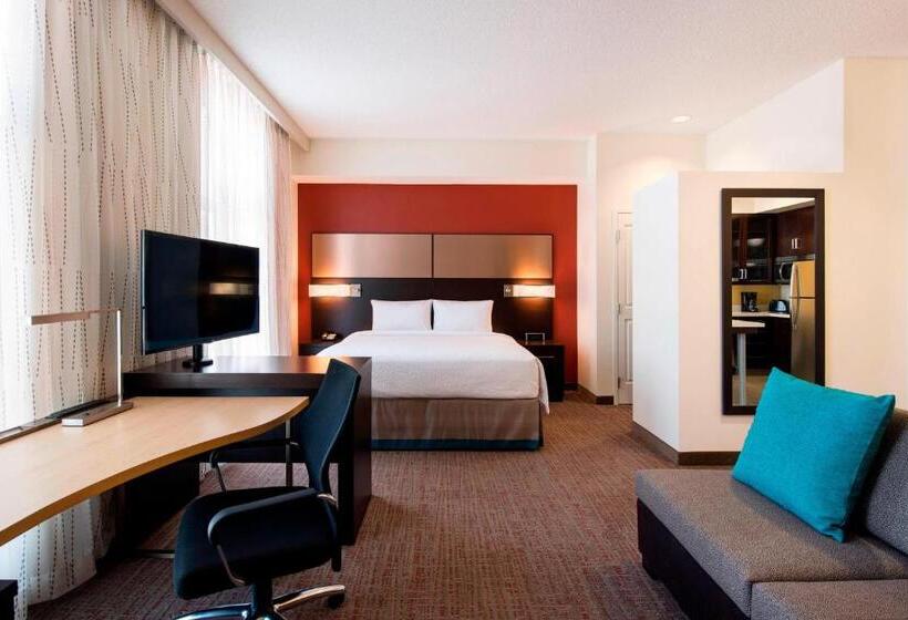 带大床的标准工作室, Residence Inn By Marriott Calgary South
