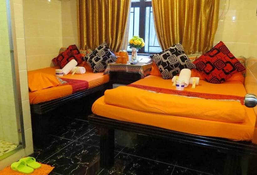 اتاق استاندارد سه نفره, Paris Guest House