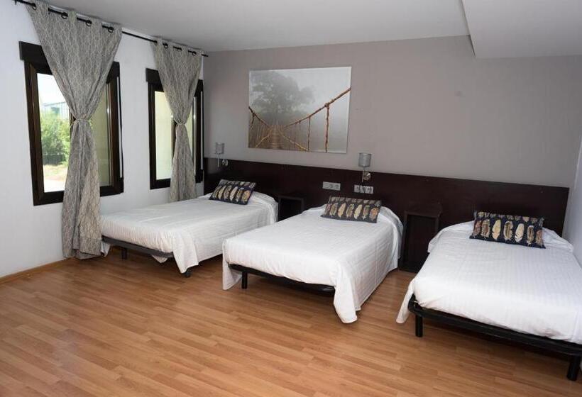 חדר סטנדרט לשלושה, Hostal Venta De Valcorba