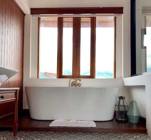 Люкс с Балконом, Pai Cherkaew Boutique House