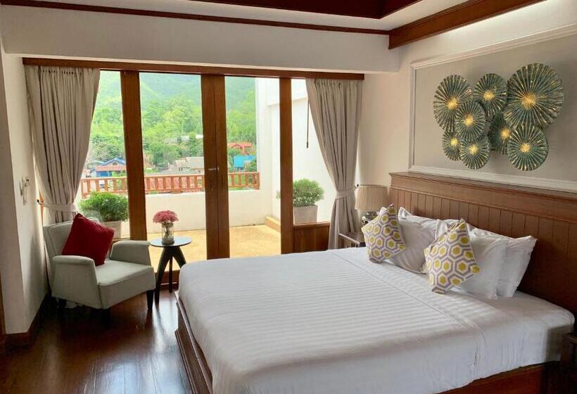 Люкс с Балконом, Pai Cherkaew Boutique House