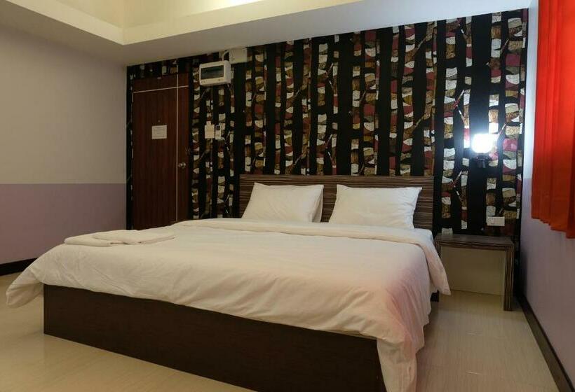 اتاق استاندارد با بالکن, W Apartment Hat Yai