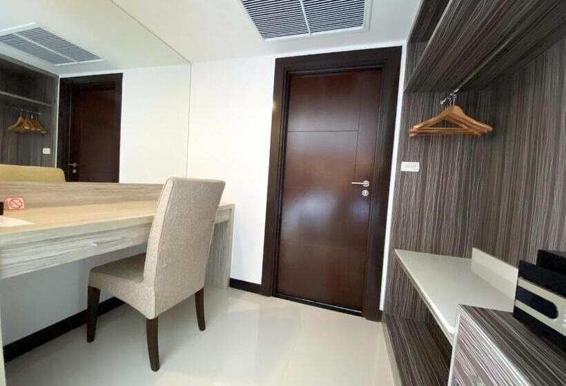 Quarto Quádruplo Premium, Vareena Palace