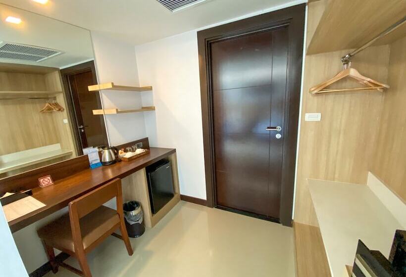 Quarto Triplo Deluxe, Vareena Palace
