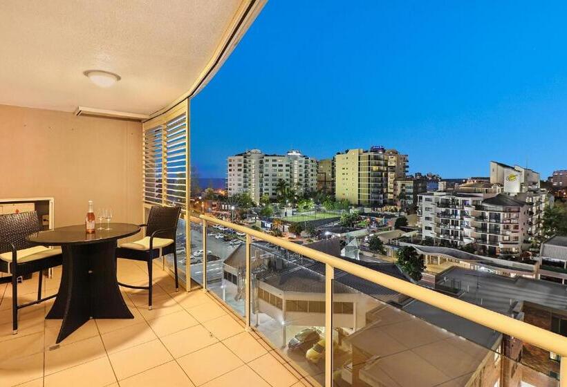 2 Bedroom Apartment with Views, Pandanus Mooloolaba