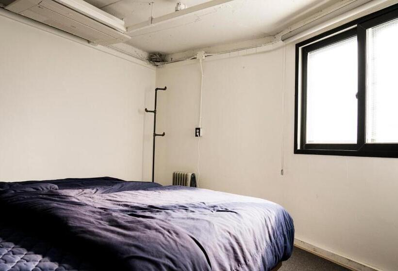 Quarto Estandar Banheiro Compartilhado, That House Hongdae