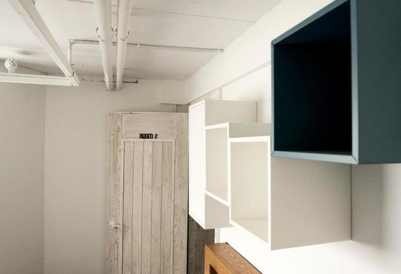 Quarto Estandar Banheiro Compartilhado, That House Hongdae