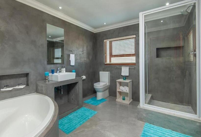 Номер Комфорт, White Shark Guest House
