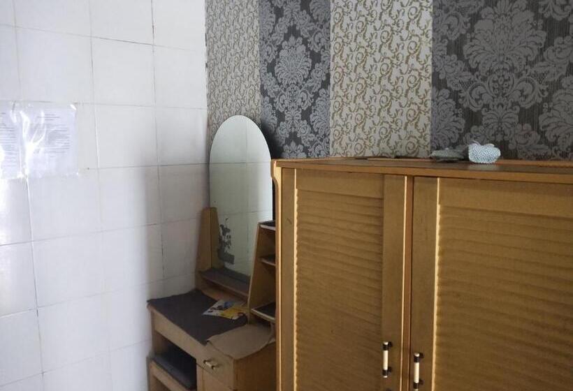 Номер Deluxe, Oyo 92618  Mareje Sariguna