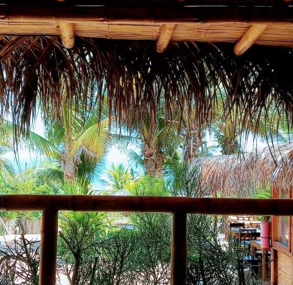 اتاق استاندارد سه نفره, Marcilia Beach Bungalows