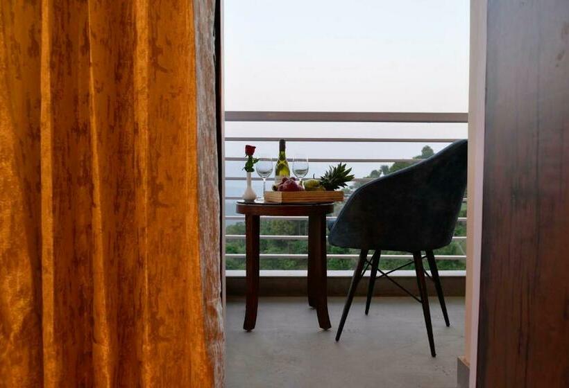 高级大房间, Rajgriha Kasauli