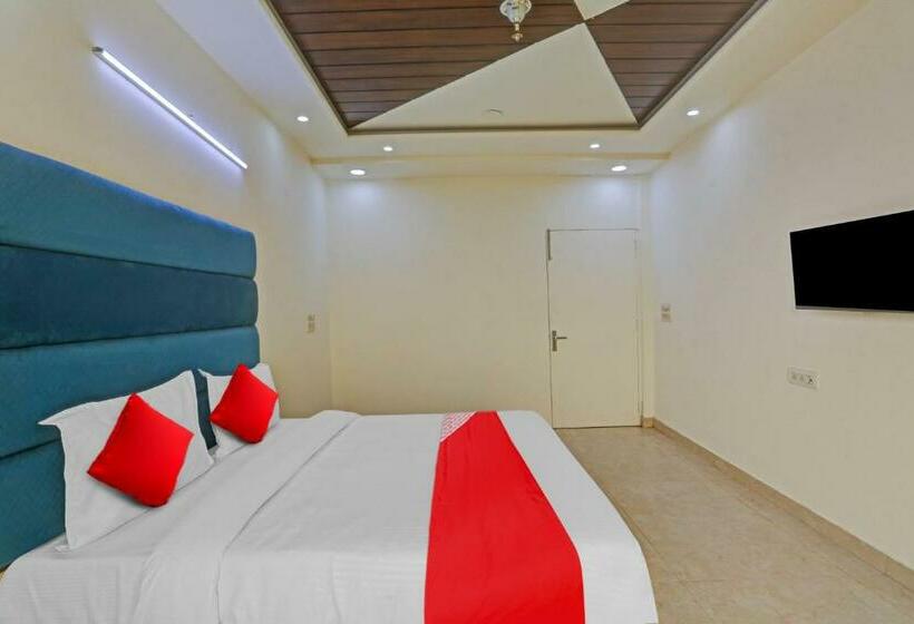 Quarto Triplo Clássico, Golden Key Inn Punjabi Bagh