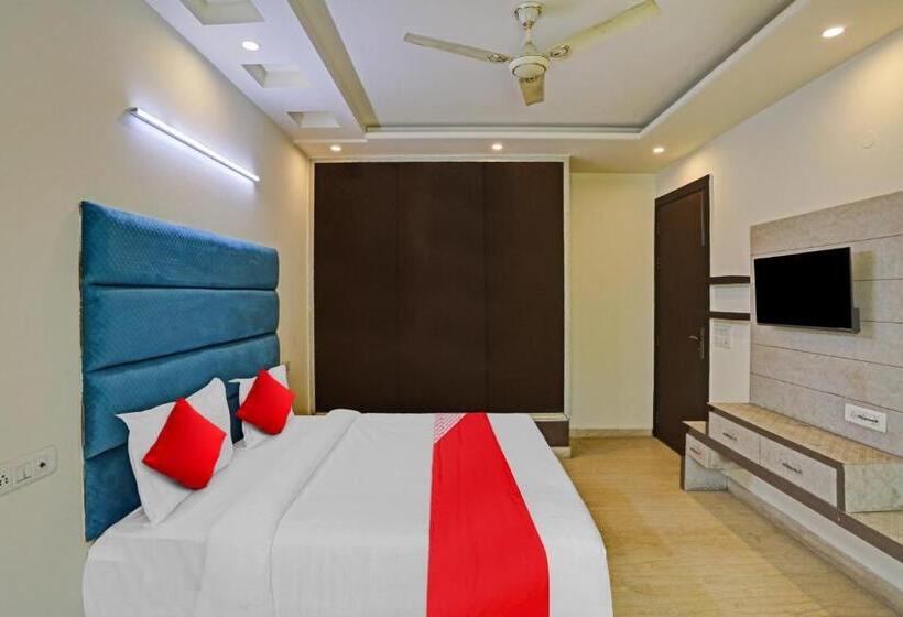 Quarto Triplo Clássico, Golden Key Inn Punjabi Bagh