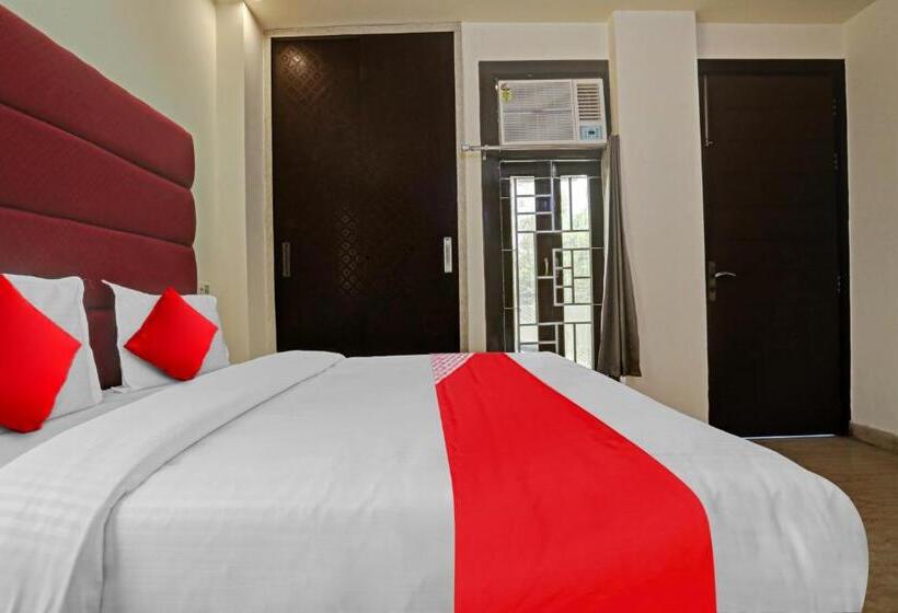 Quarto Triplo Clássico, Golden Key Inn Punjabi Bagh