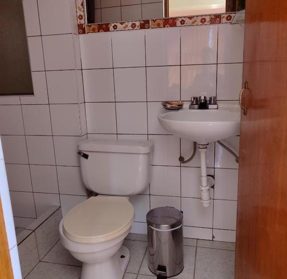 اتاق استاندارد یک نفره, Andean Hostel