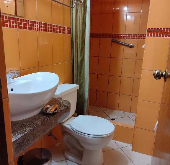 اتاق لوکس, Andean Hostel