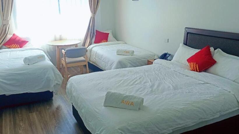 اتاق استاندارد سه نفره, Awa