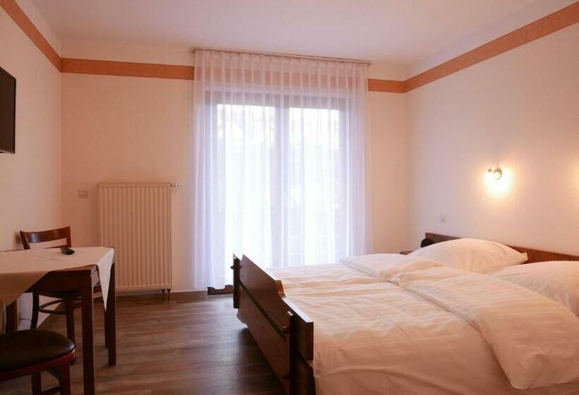 Номер Стандарт с Балконом, Gasthaus Engel
