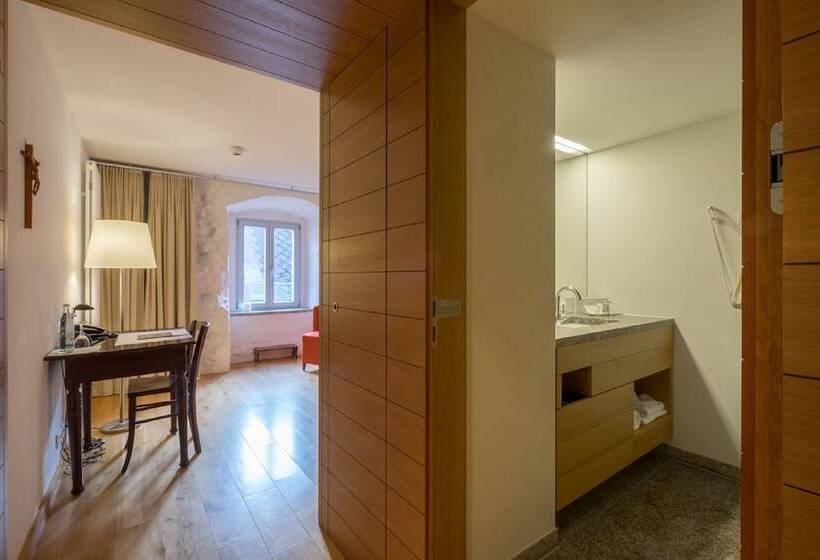 Quarto Estandar Individual, Haus St. Joseph