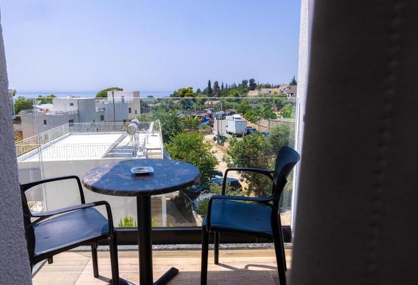 اتاق لوکس با چشم‌انداز دریا, Patio Mare