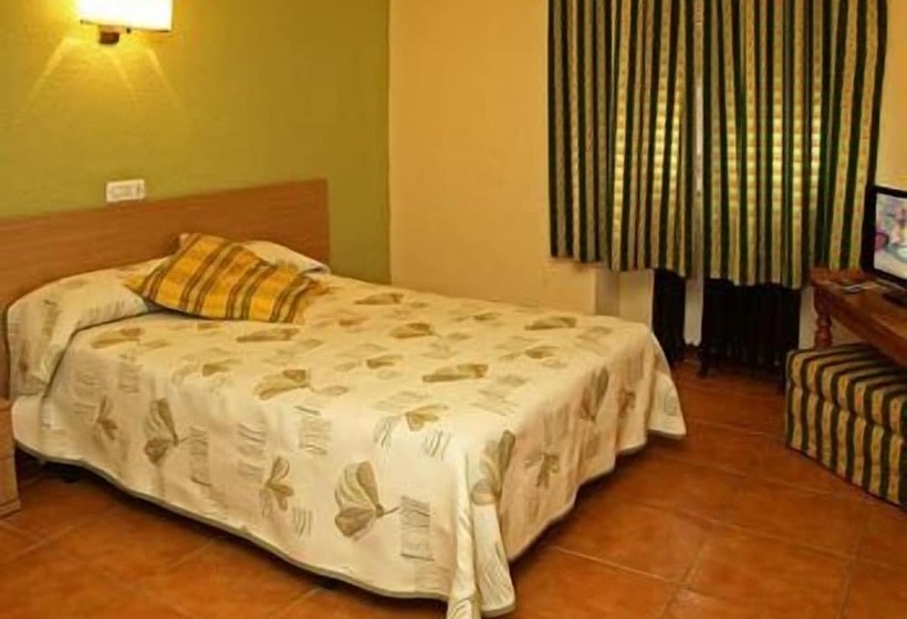 اتاق استاندارد سه نفره, Acebo Plaza Mayor