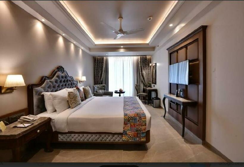 高级大房间, The Fern Shelter Resort Palghar