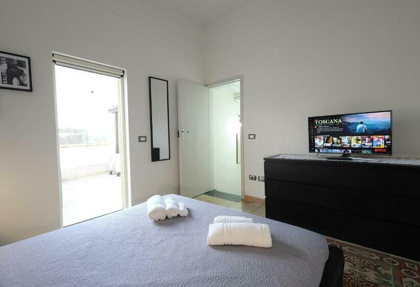 Apartamento 1 Dormitório com Terraço, Dal Commediante Apartment And Room