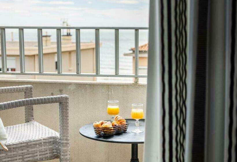 スタンダードトリプルルーム, Hôtel Du Midi Plage