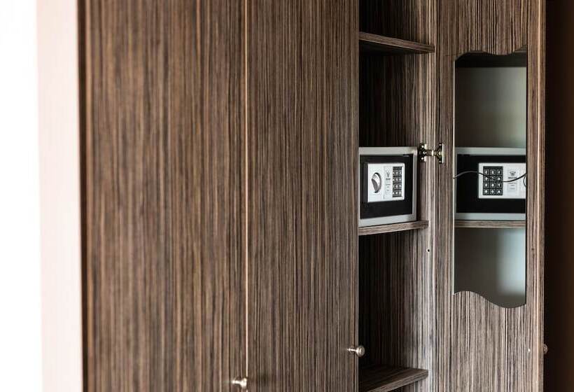 スタンダード４人部屋, Hôtel Du Midi Plage