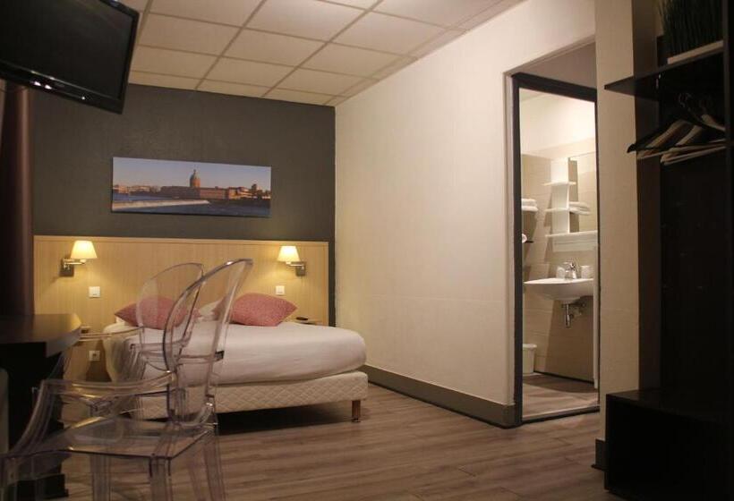 جناح جونيور, Hôtel Vol De Nuit Purpan