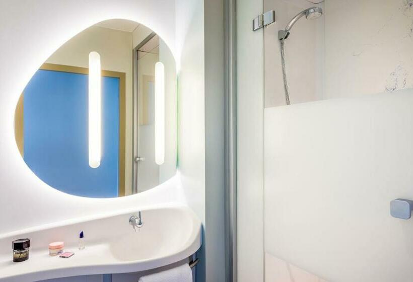 اتاق استاندارد با تخت‌های تاشو, Ibis Budget Clermont Ferrand Le Brezet Aeroport