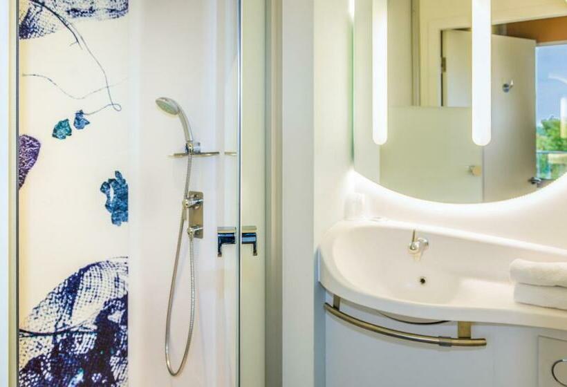 اتاق استاندارد با تخت‌های تاشو, Ibis Budget Clermont Ferrand Le Brezet Aeroport
