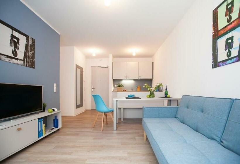 استودیوی استاندارد, Spreepolis Boardinghaus