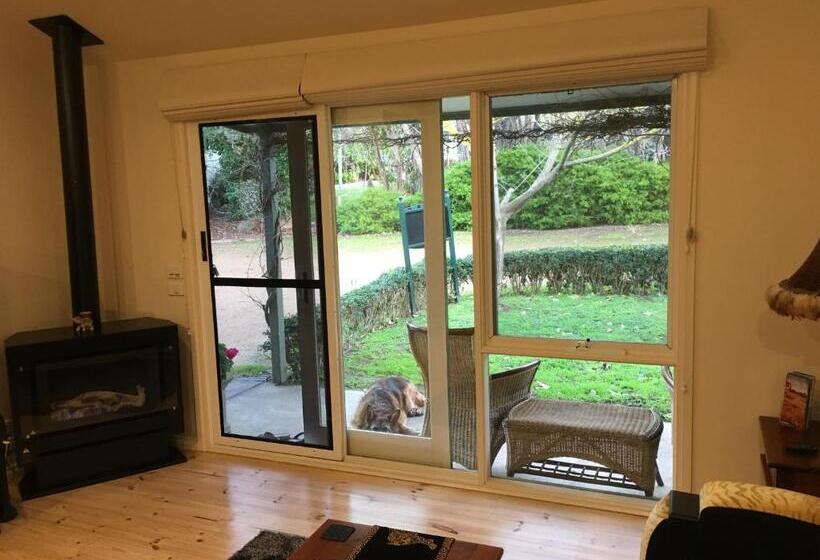 오두막, Weeroona Bed And Breakfast