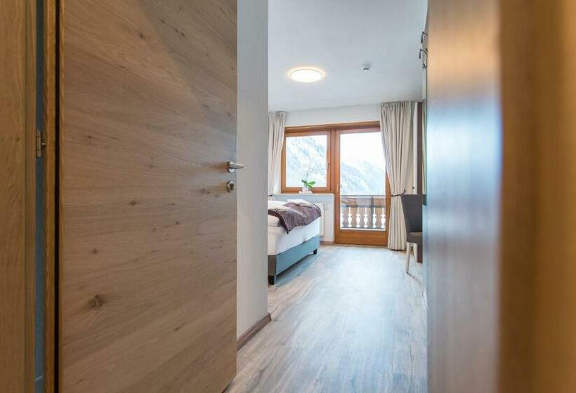 Quarto Estandar, Bacher