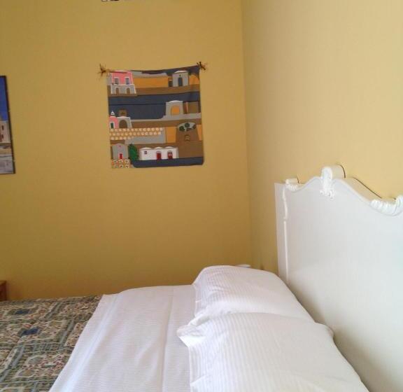 חדר קומפורט לשלושה, B&b Case A San Matteo