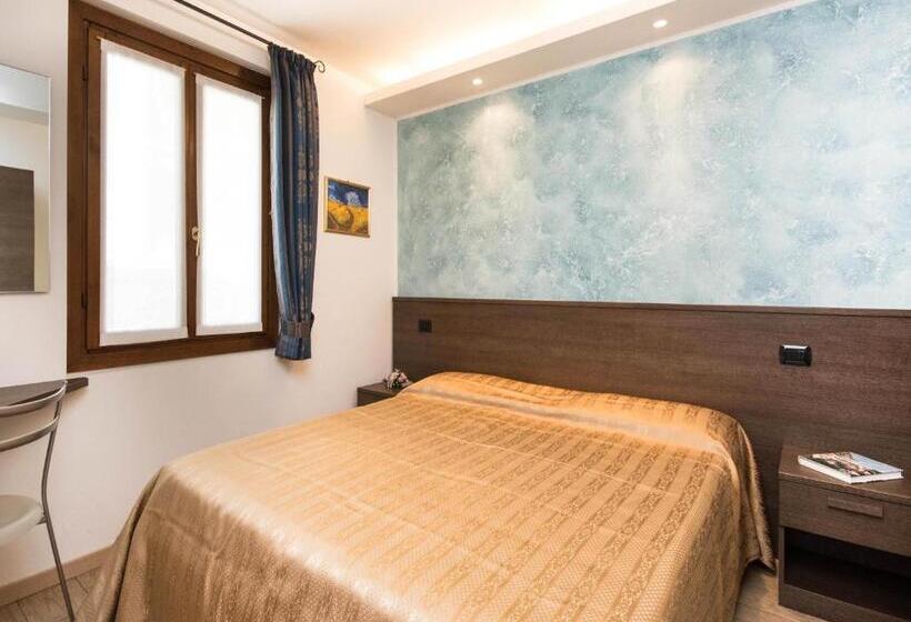 اتاق عادی, B&b Lori