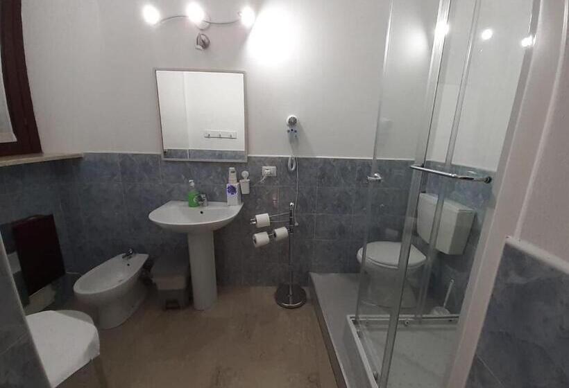 اتاق استاندارد, Megaride Guest House