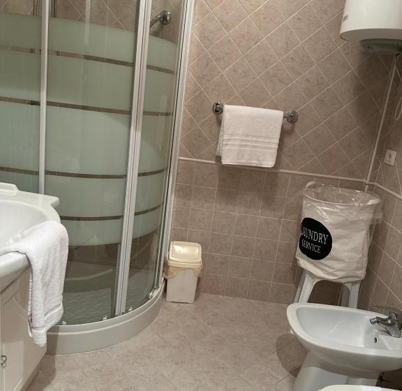 3 Bedroom Suite, Naut