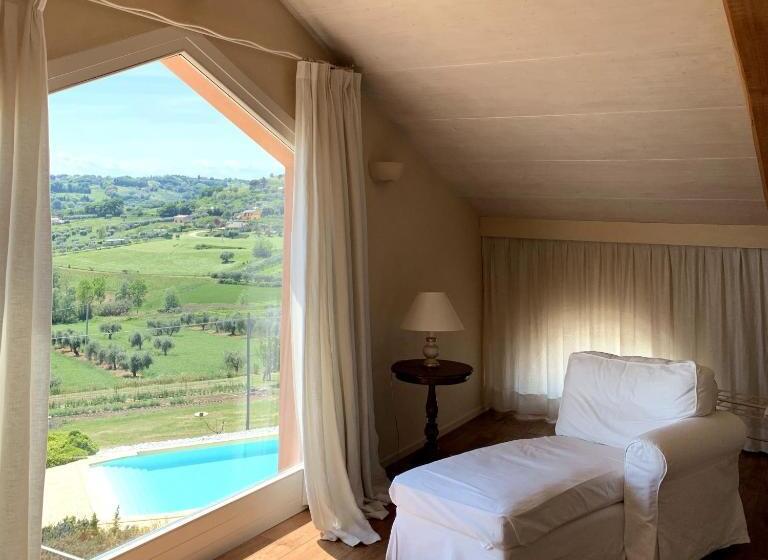 キングサイズベッドのスイートルーム, Nontiscordardimé B&b Villa Agriturismo