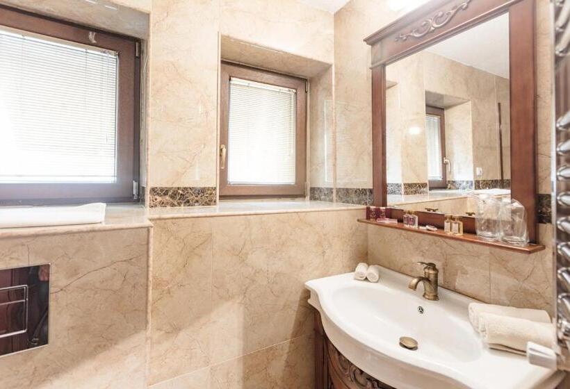 اتاق لوکس, Senigallia