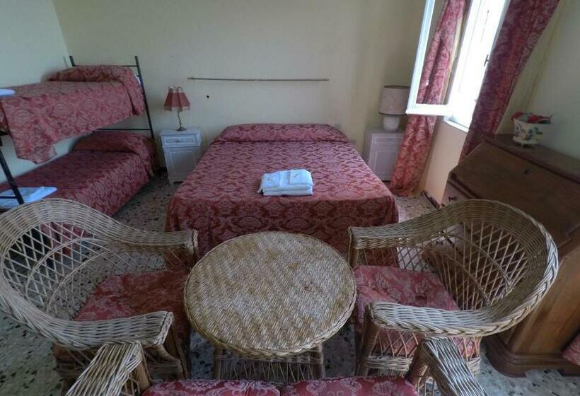 اتاق استاندارد سه نفره, Cinqueterre Holidays